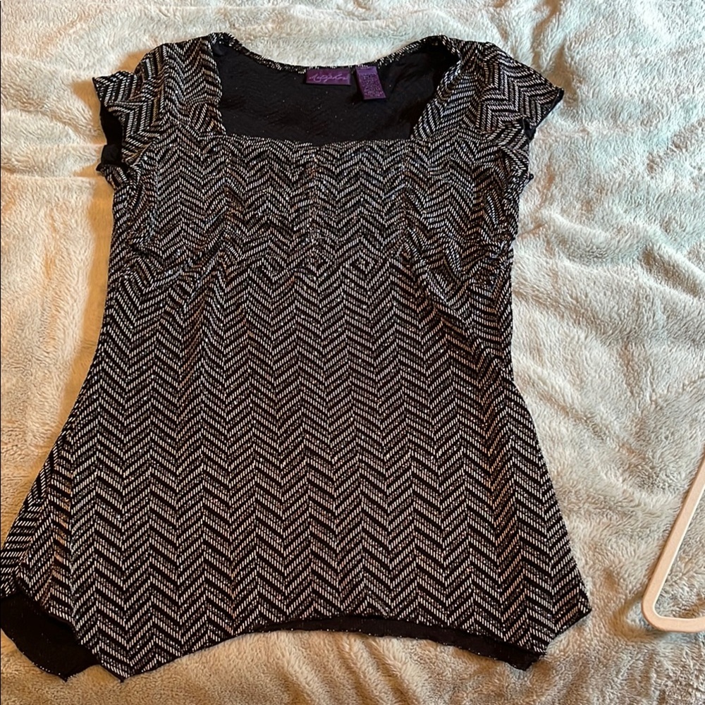 Black and White Chevron Top
